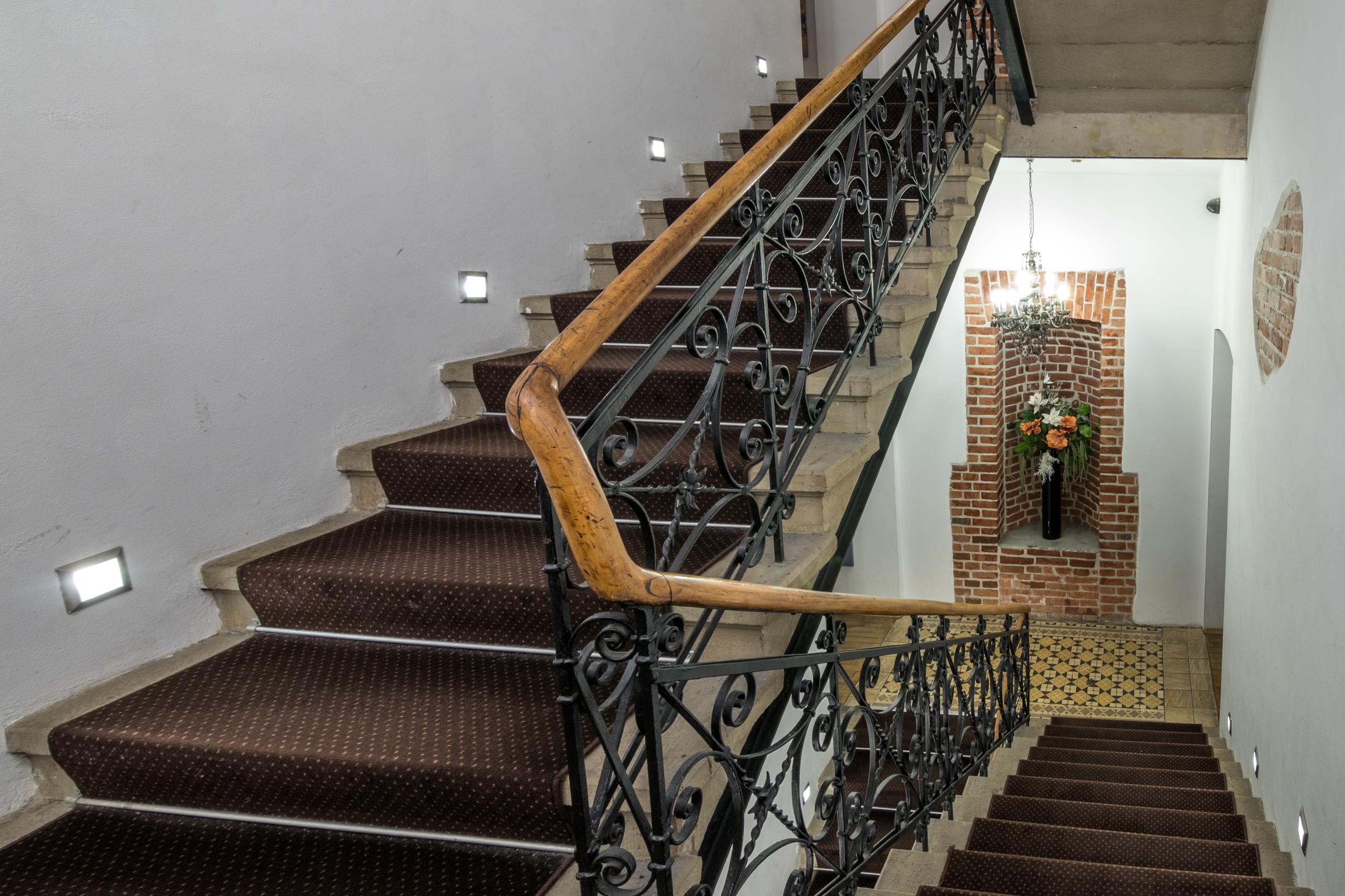 Aparthotel Pergamin Краков Экстерьер фото