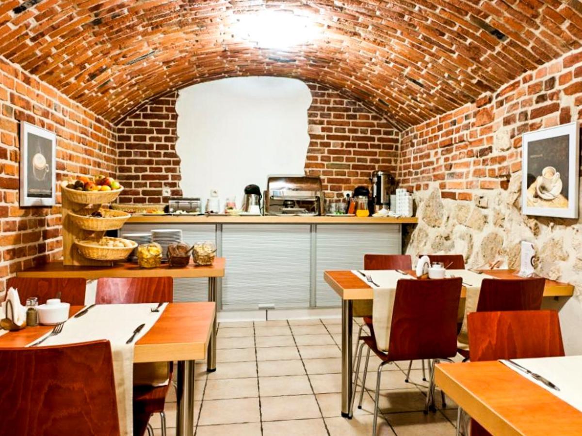 Aparthotel Pergamin Краков Экстерьер фото