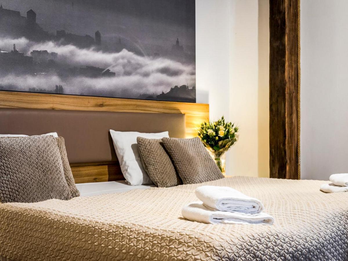 Aparthotel Pergamin Краков Экстерьер фото