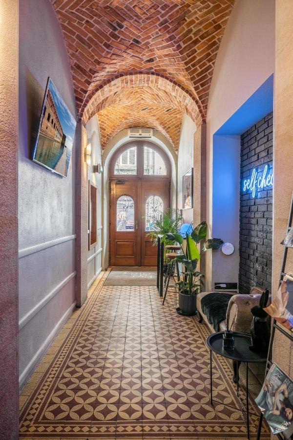 Aparthotel Pergamin Краков Экстерьер фото