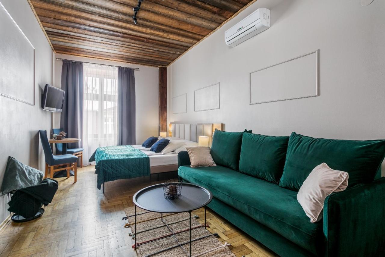Aparthotel Pergamin Краков Экстерьер фото