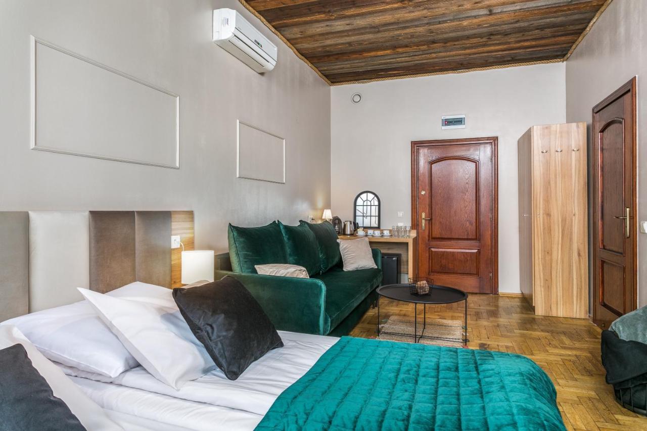 Aparthotel Pergamin Краков Экстерьер фото