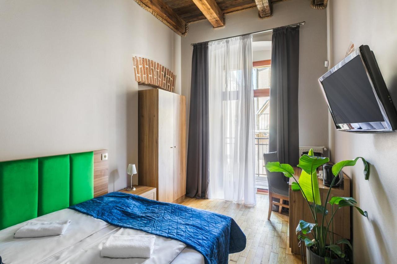 Aparthotel Pergamin Краков Экстерьер фото