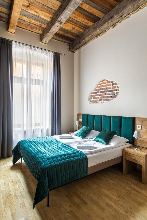 Aparthotel Pergamin Краков Экстерьер фото