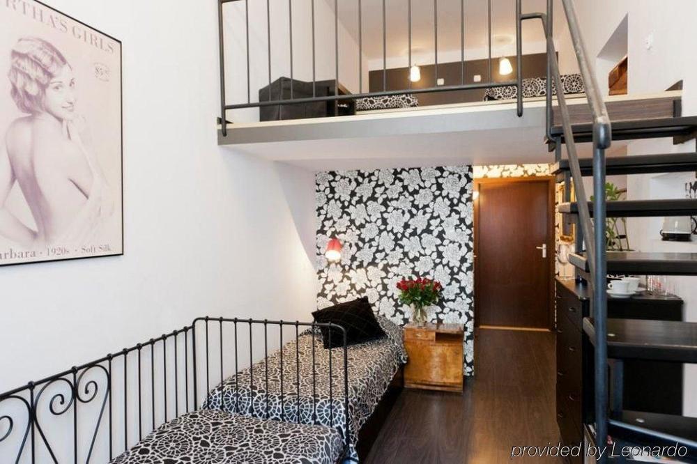Aparthotel Pergamin Краков Экстерьер фото